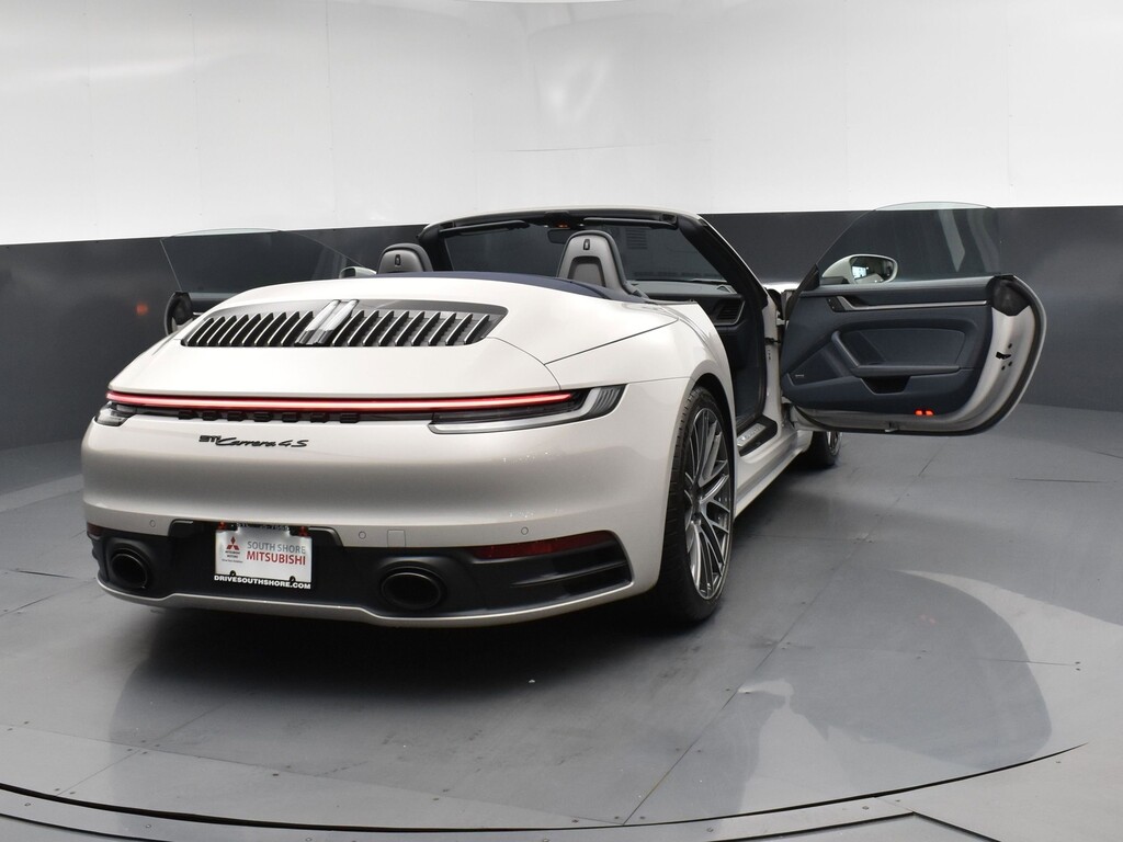 image-32 2023 Porsche 911