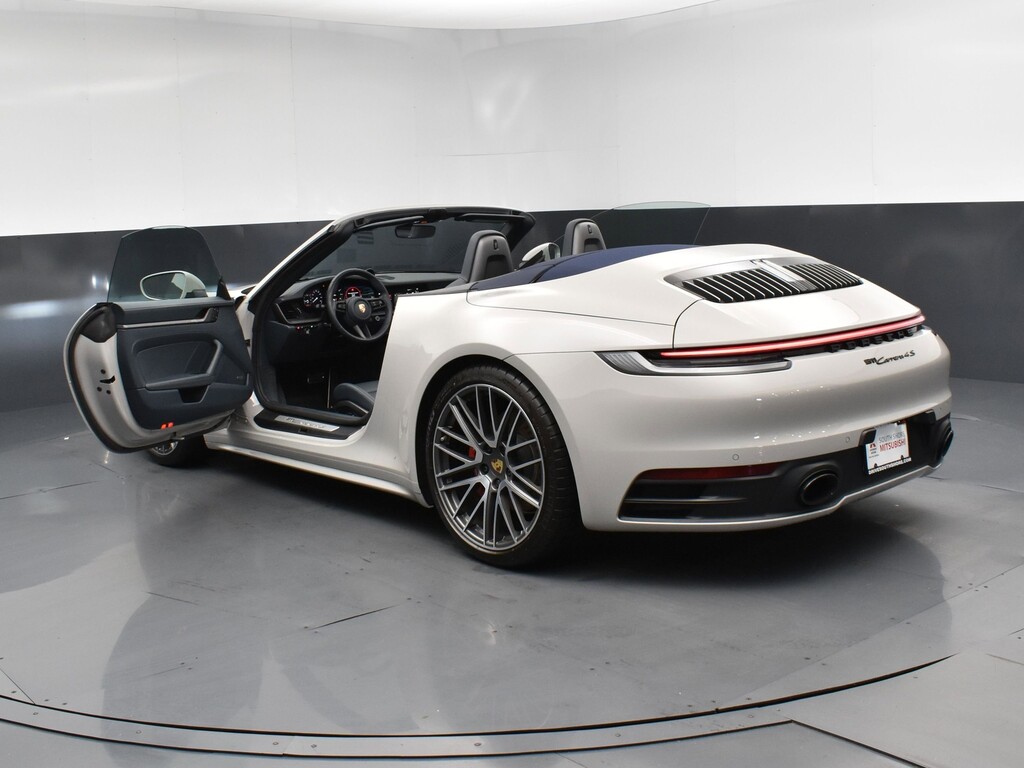 image-33 2023 Porsche 911