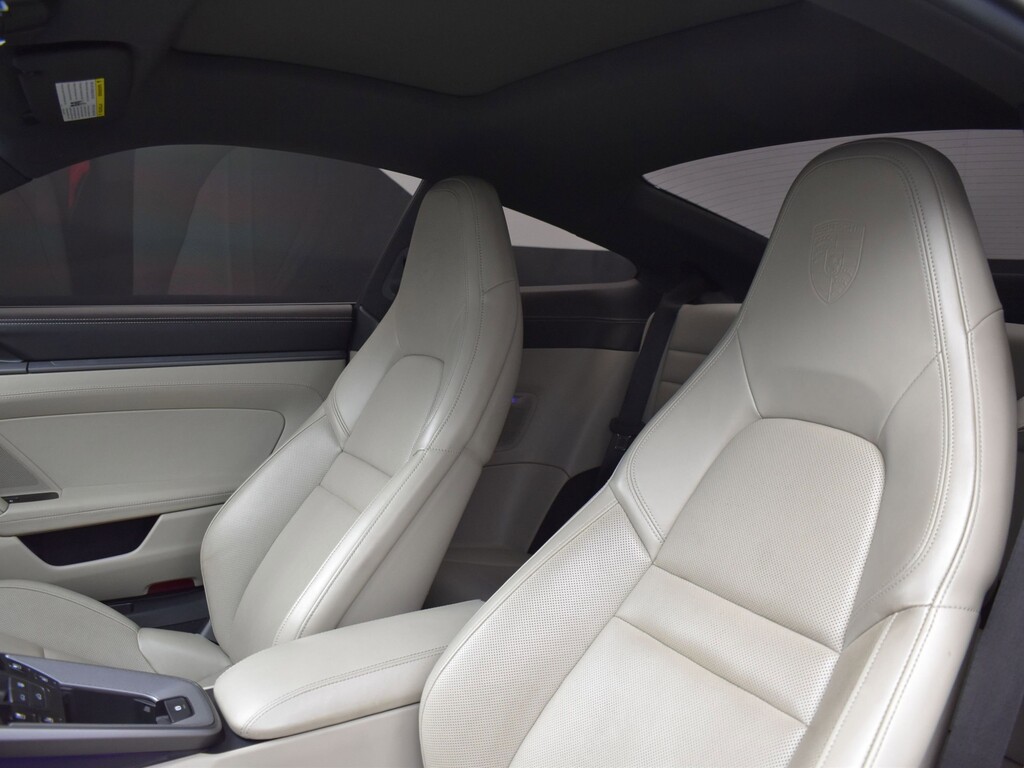 image-9 2022 Porsche 911