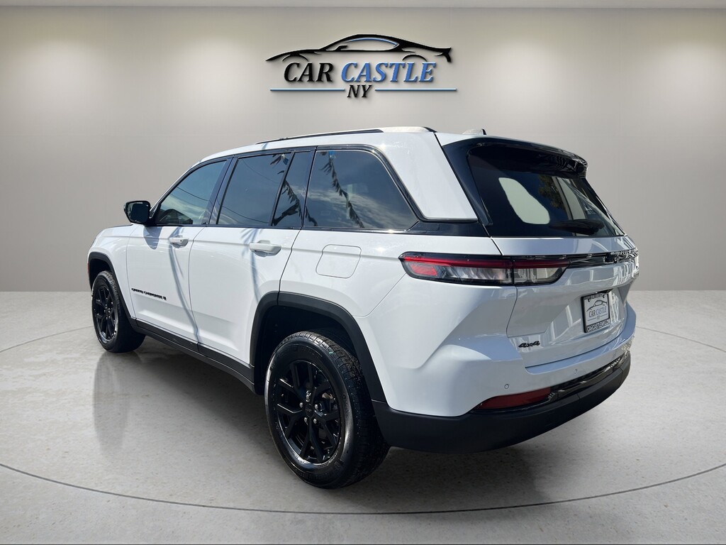 image-9 2024 Jeep Grand Cherokee