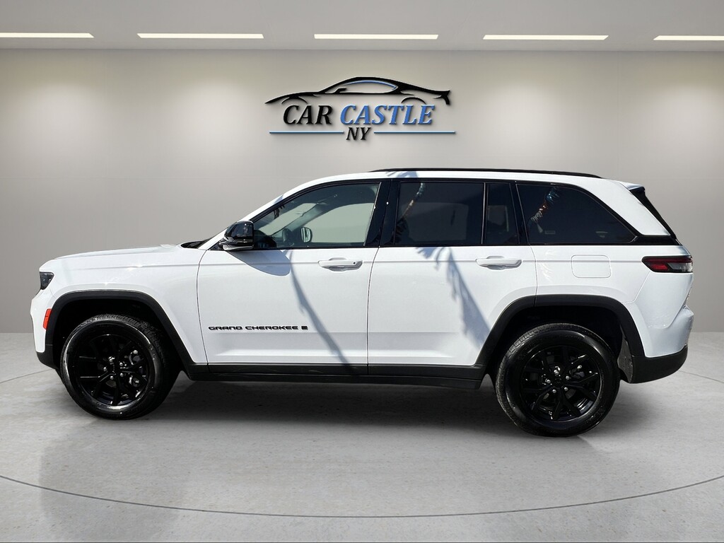 image-11 2024 Jeep Grand Cherokee