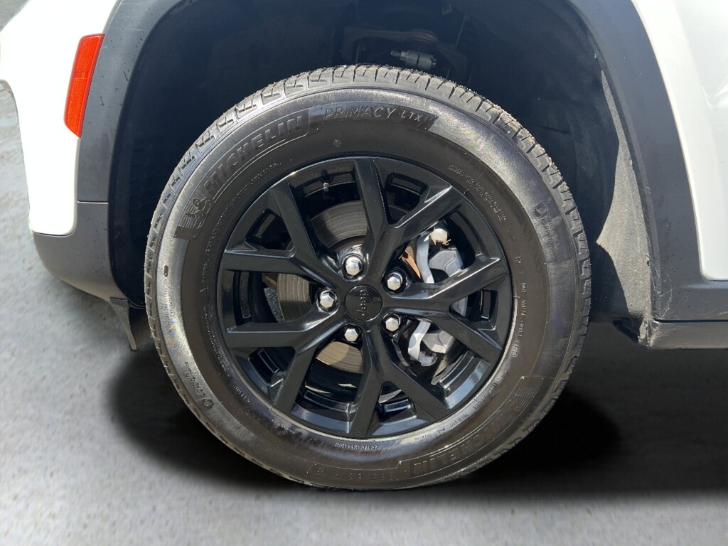 image-17 2024 Jeep Grand Cherokee