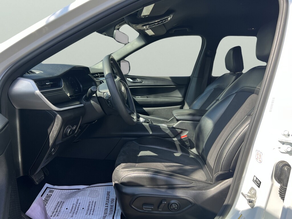 image-24 2024 Jeep Grand Cherokee