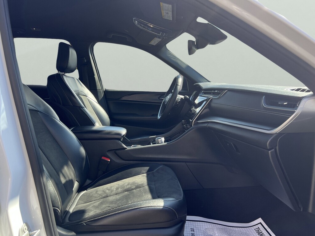 image-38 2024 Jeep Grand Cherokee