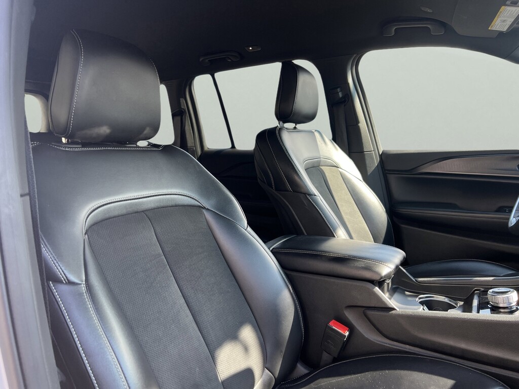 image-39 2024 Jeep Grand Cherokee