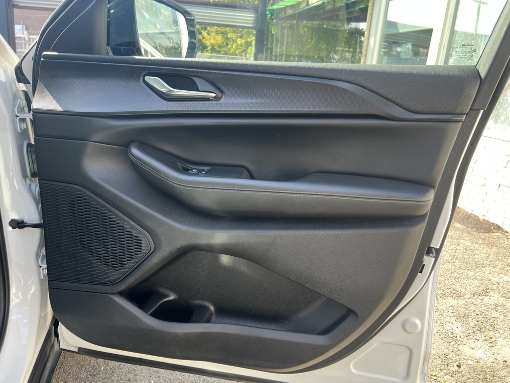 image-41 2024 Jeep Grand Cherokee