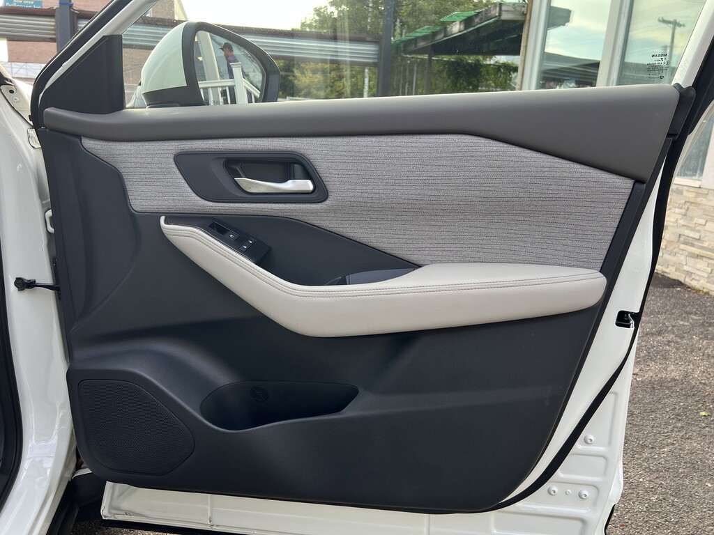 image-43 2023 Nissan Rogue