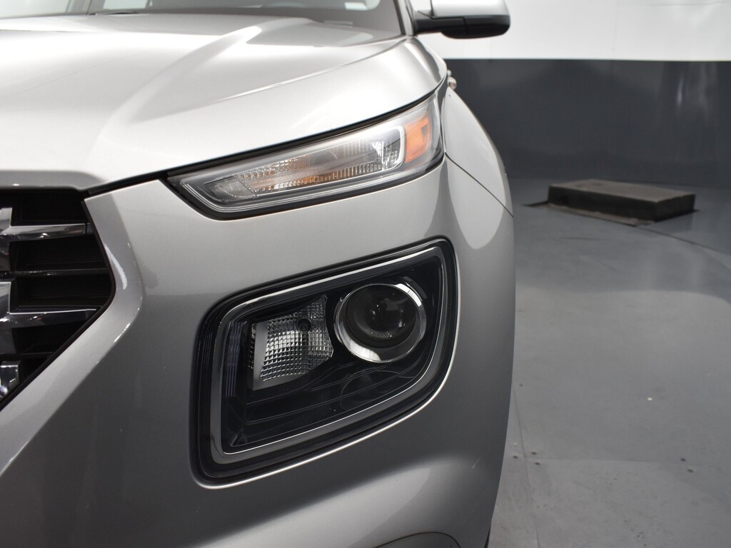 image-5 2023 Hyundai Venue