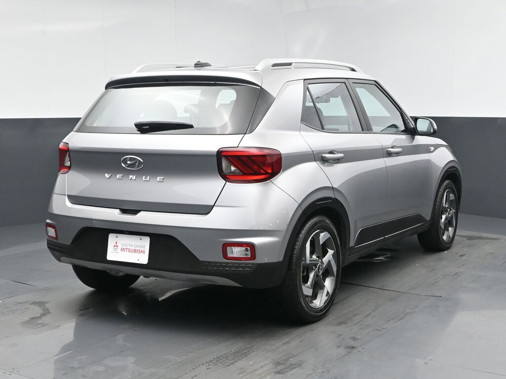 image-21 2023 Hyundai Venue