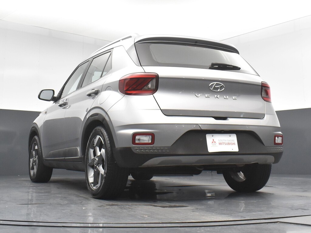 image-23 2023 Hyundai Venue