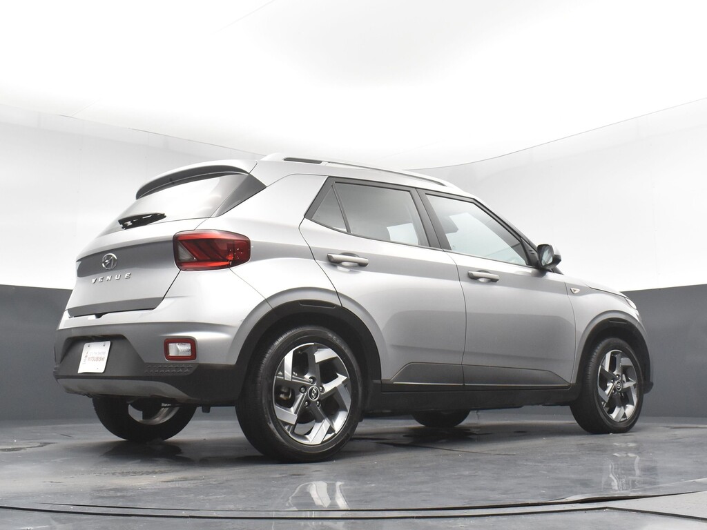 image-24 2023 Hyundai Venue