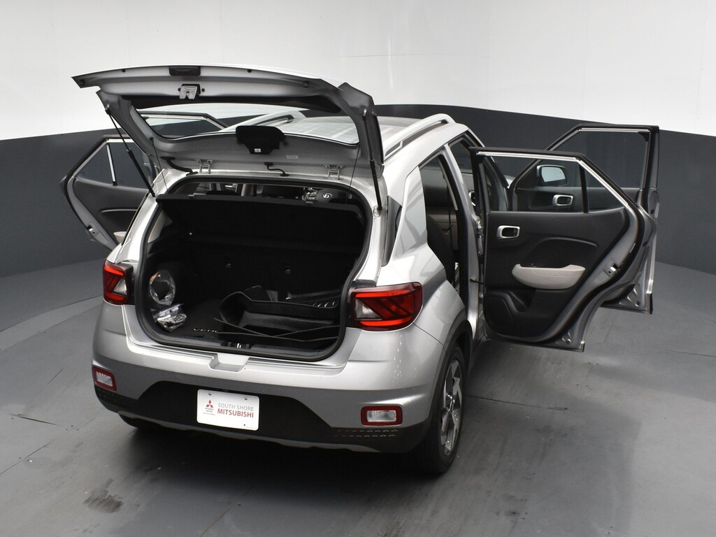 image-26 2023 Hyundai Venue