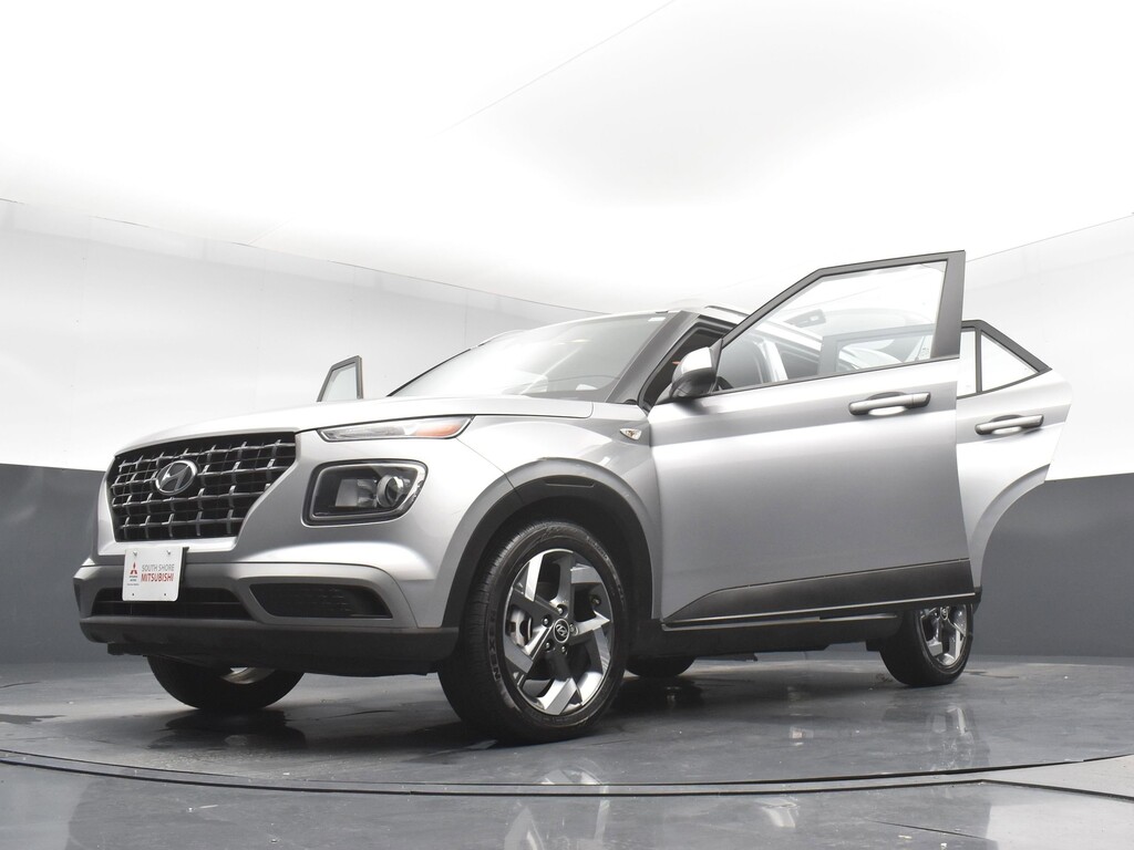 image-32 2023 Hyundai Venue