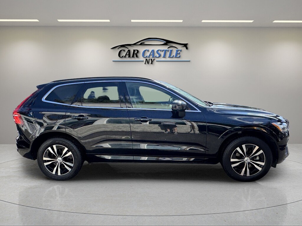 image-5 2023 Volvo XC60