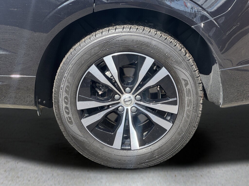 image-13 2023 Volvo XC60