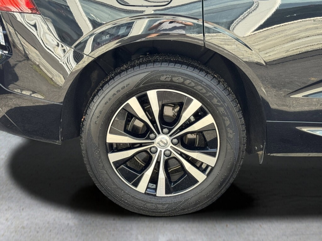 image-14 2023 Volvo XC60