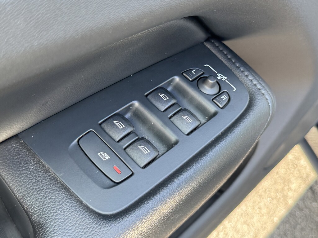 image-23 2023 Volvo XC60