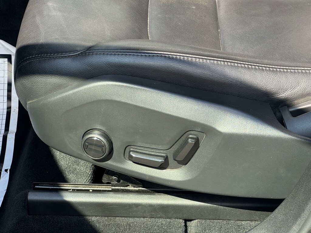 image-25 2023 Volvo XC60