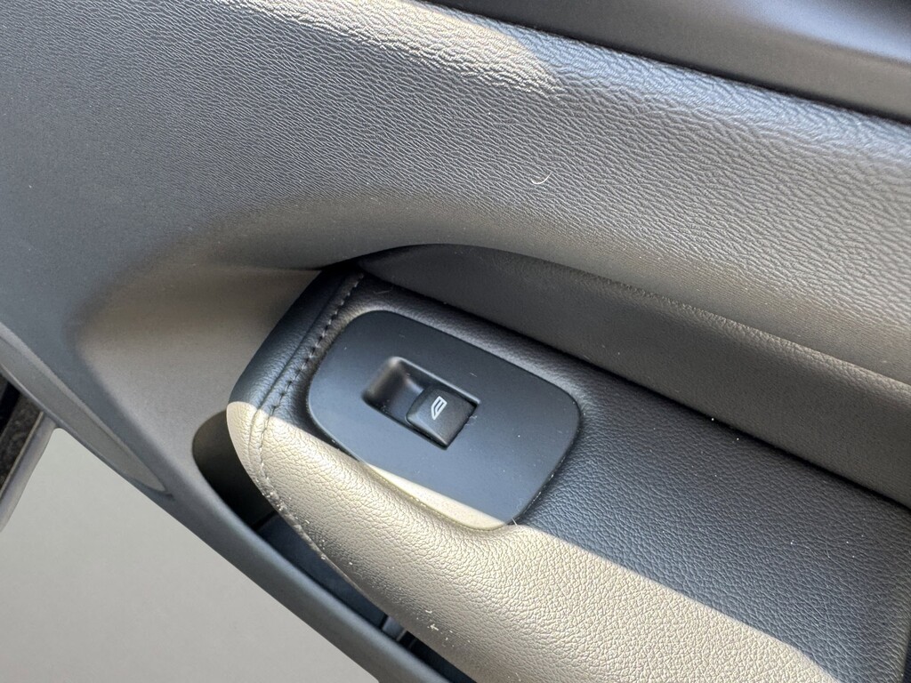 image-29 2023 Volvo XC60