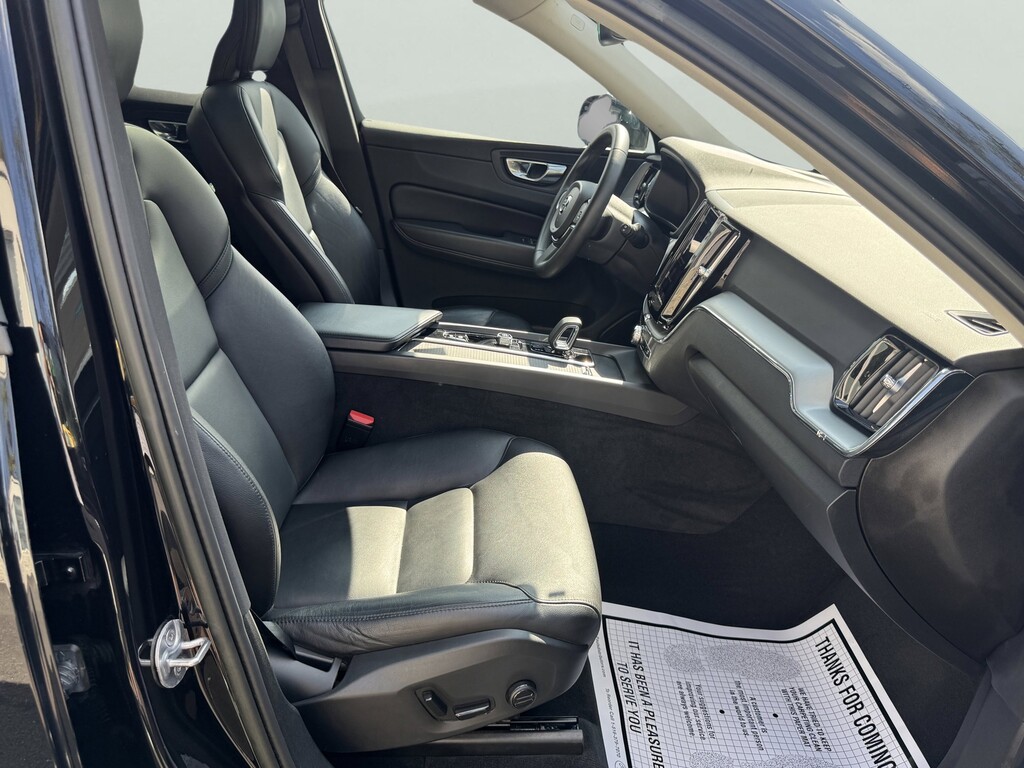 image-30 2023 Volvo XC60