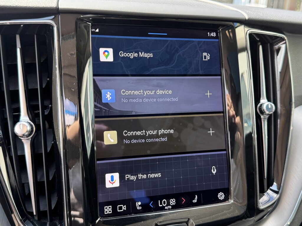 image-39 2023 Volvo XC60