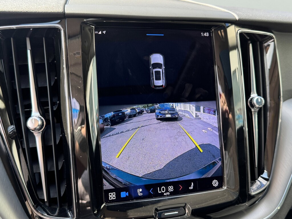 image-42 2023 Volvo XC60