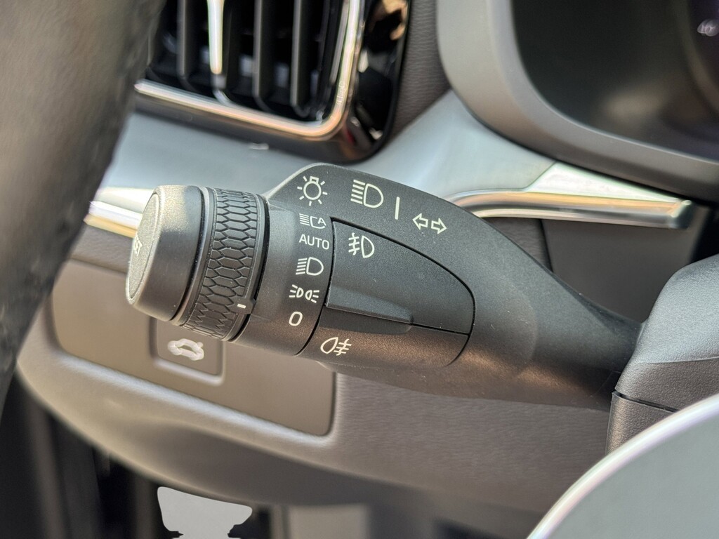 image-48 2023 Volvo XC60