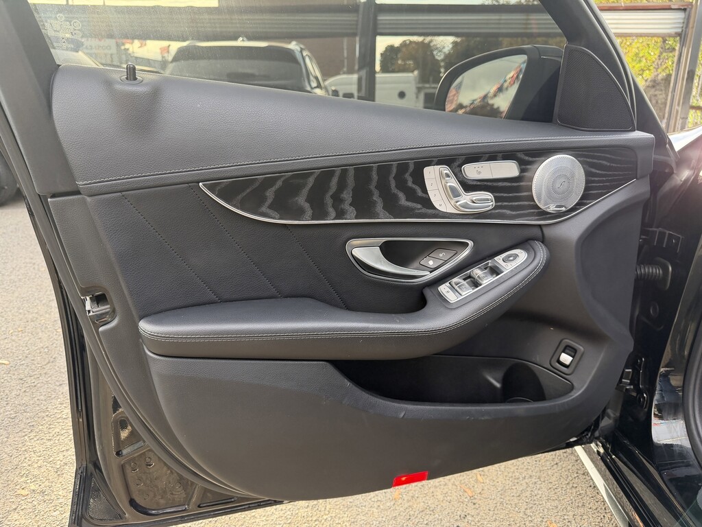 image-26 2017 Mercedes-Benz C-Class