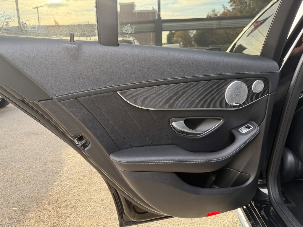 image-37 2017 Mercedes-Benz C-Class