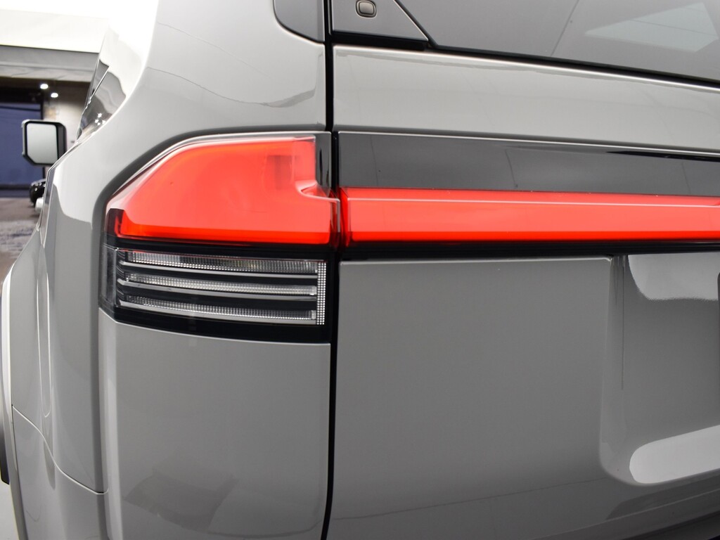 image-6 2024 Lexus GX