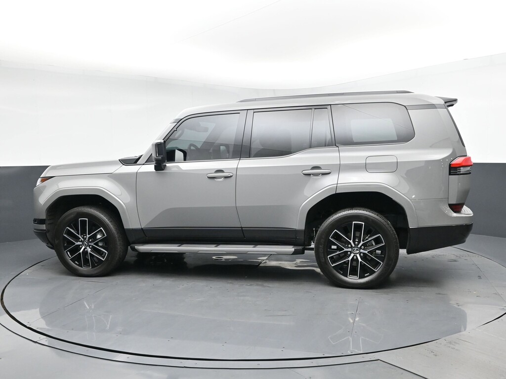 image-2 2024 Lexus GX
