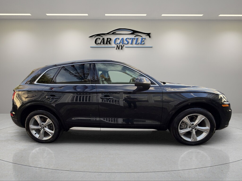 image-5 2020 Audi Q5