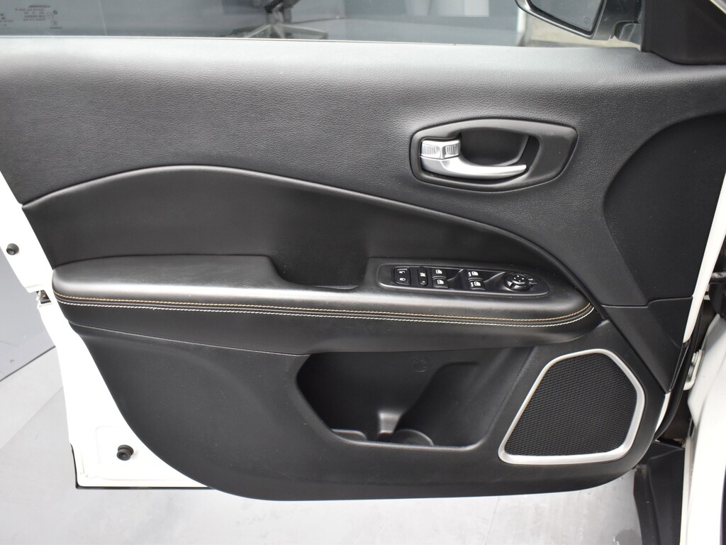 image-9 2019 Jeep Compass