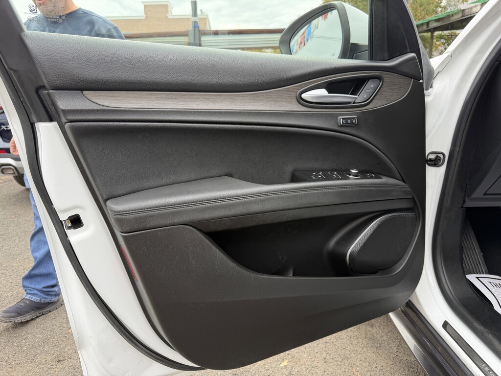 2022 Alfa Romeo Stelvio Located at South Shore Mitsubishi slide-image