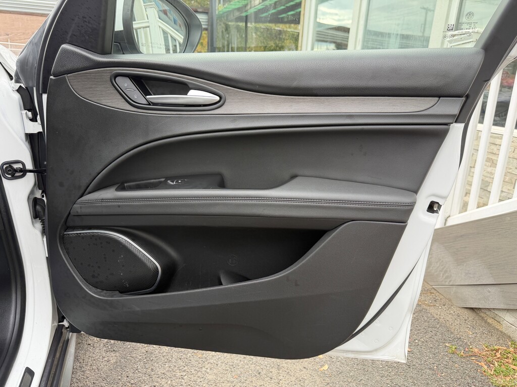 2022 Alfa Romeo Stelvio Located at South Shore Mitsubishi light-box-slides