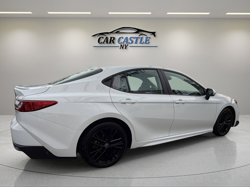 image-6 2025 Toyota Camry