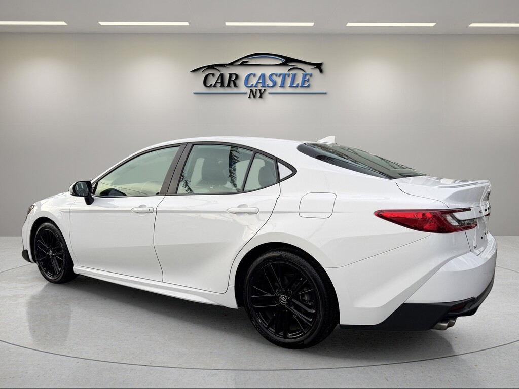 image-10 2025 Toyota Camry