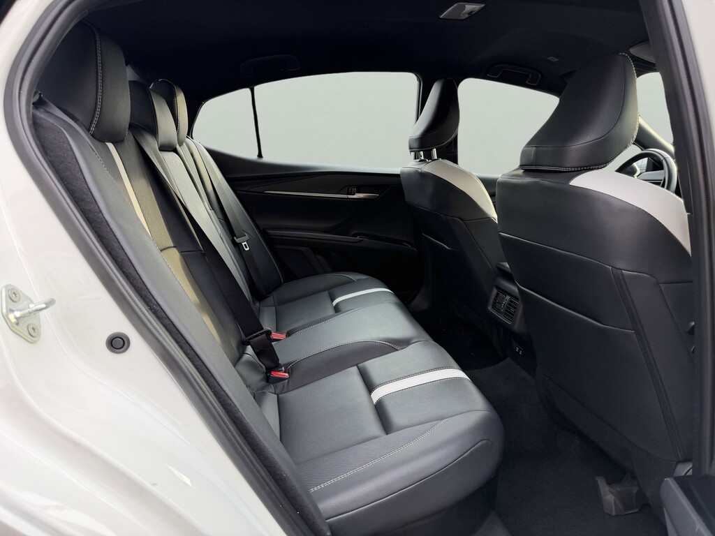 image-39 2025 Toyota Camry