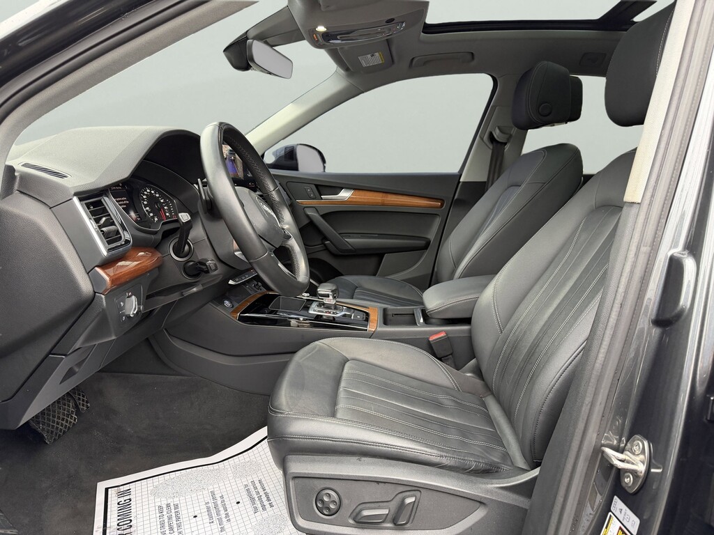 2022 Audi Q5 Located at South Shore Mitsubishi light-box-slides