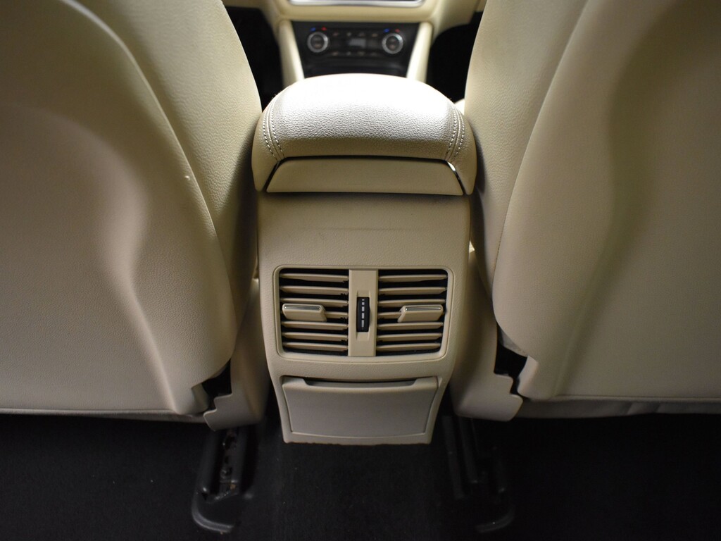 image-12 2014 Mercedes-Benz CLA-Class