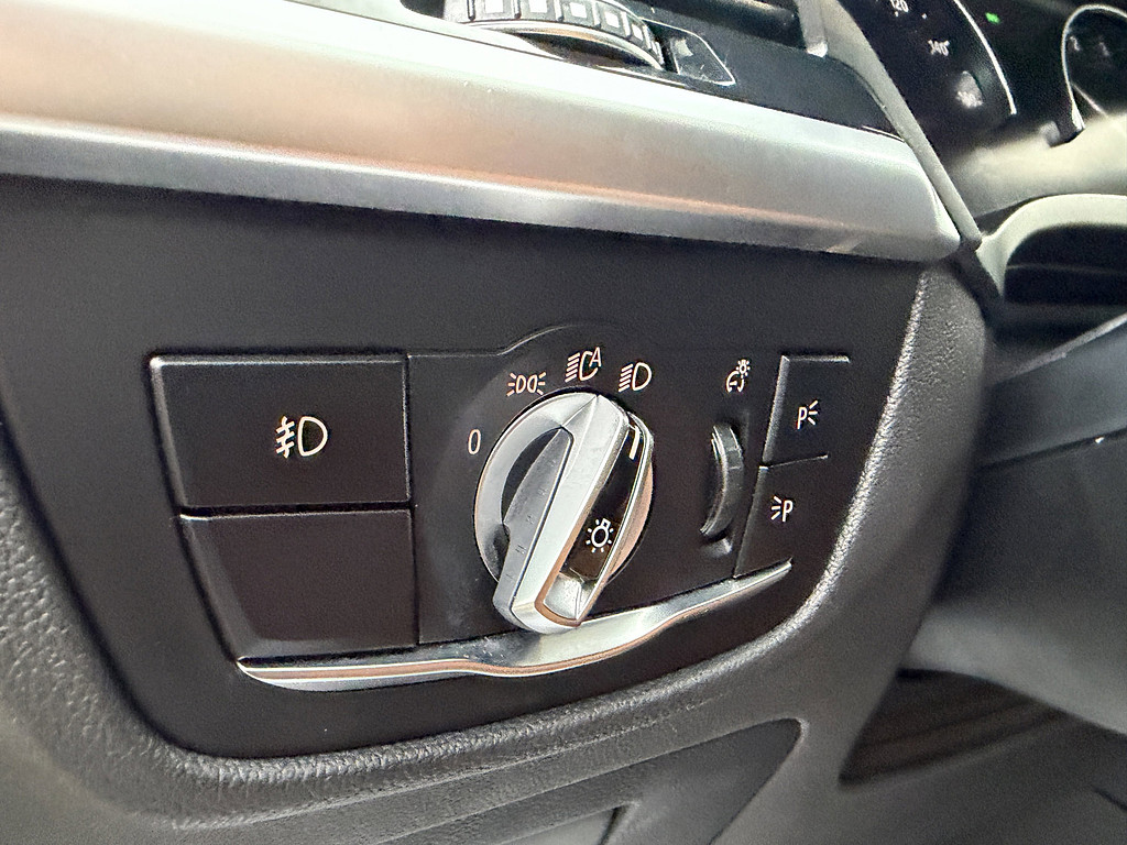 image-27 2019 BMW X3