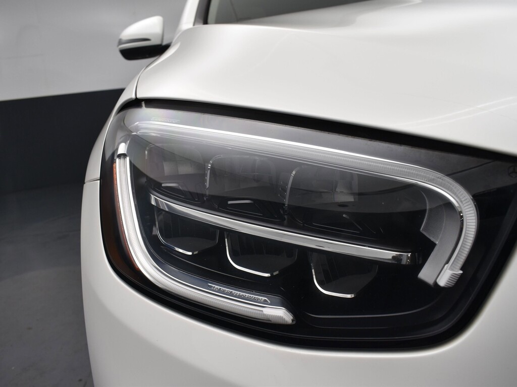 image-4 2022 Mercedes-Benz GLC