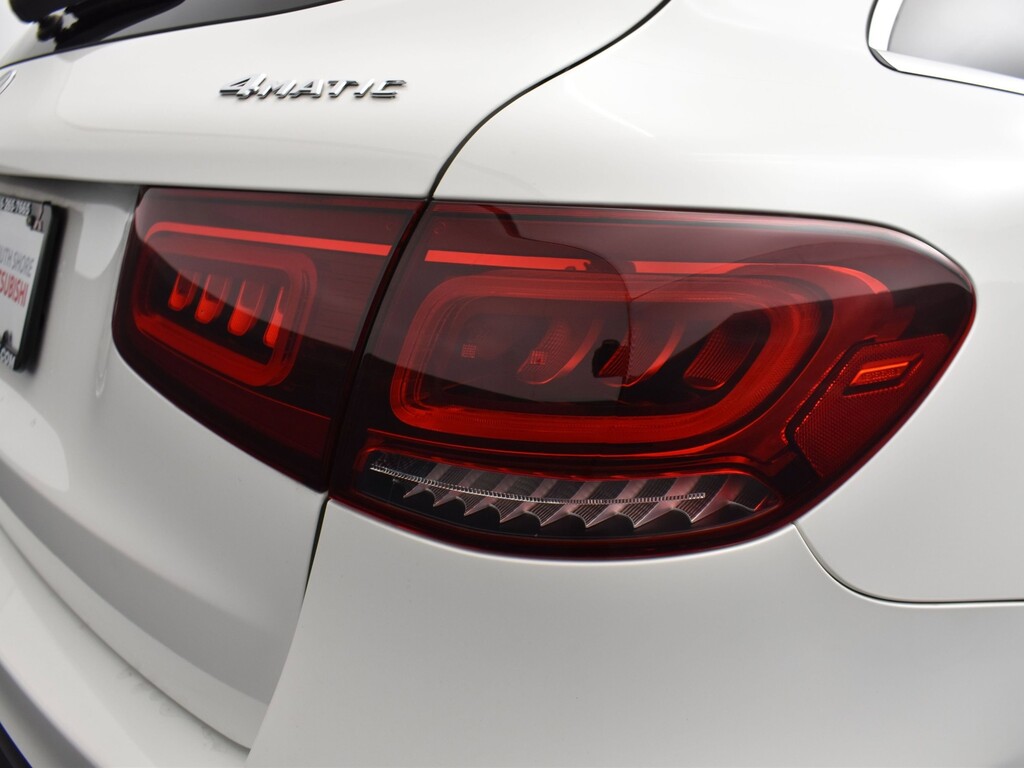 image-5 2022 Mercedes-Benz GLC