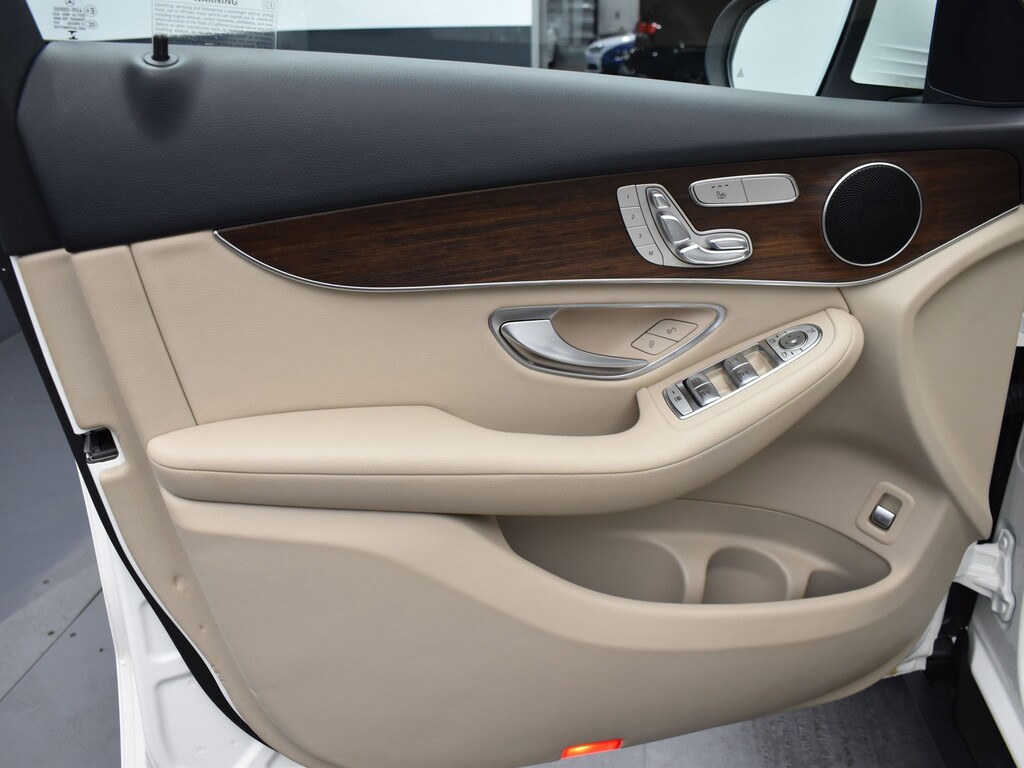 image-7 2022 Mercedes-Benz GLC