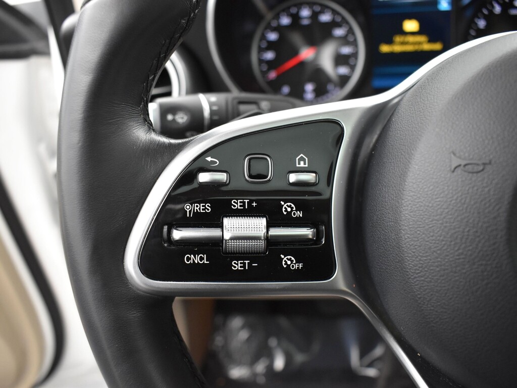 image-8 2022 Mercedes-Benz GLC