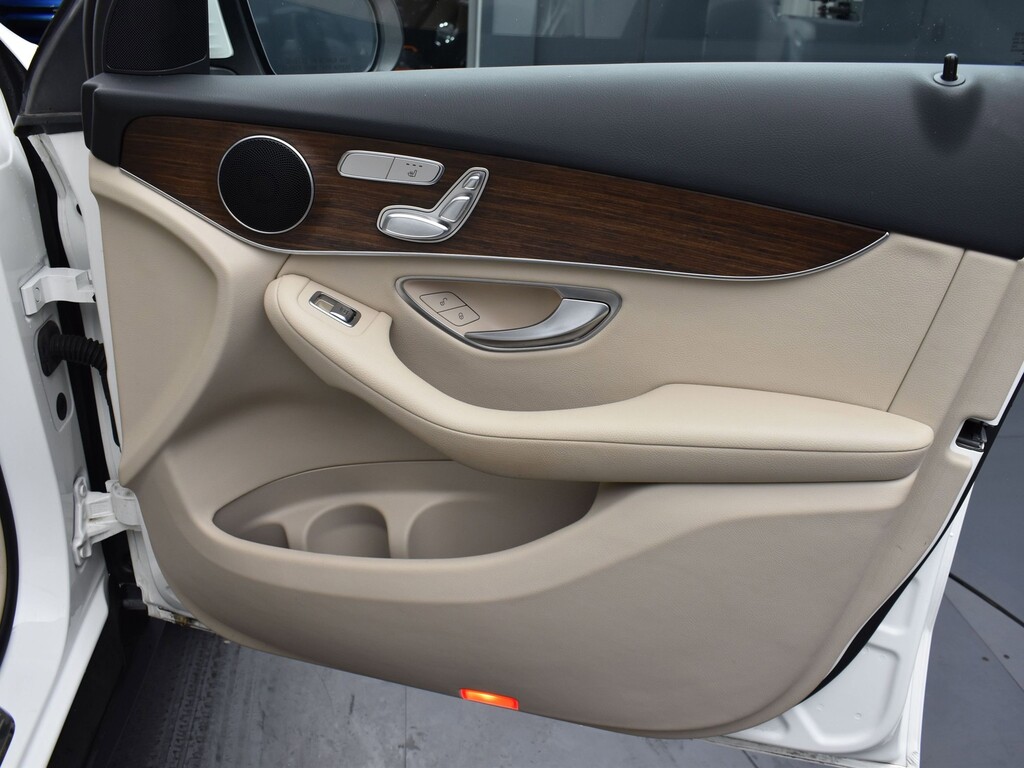 image-17 2022 Mercedes-Benz GLC