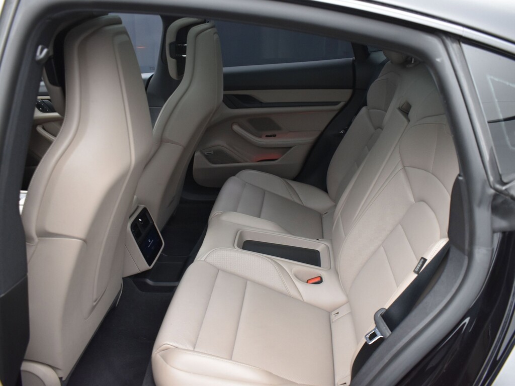 image-14 2022 Porsche Taycan