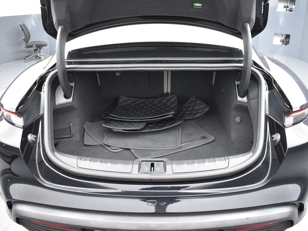 image-16 2022 Porsche Taycan