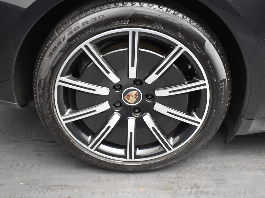 image-20 2022 Porsche Taycan