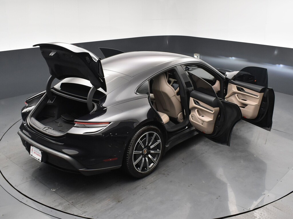 image-28 2022 Porsche Taycan